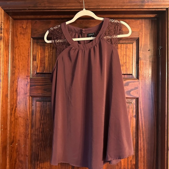 Charming Brown Sleeveless Top with Lace Detail - Picture 1 of 3